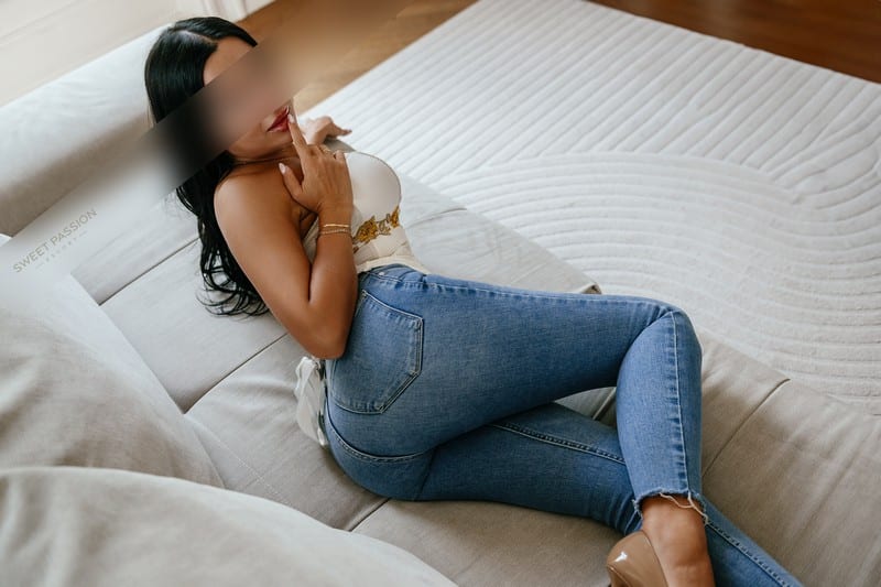 mina kurviges escort frankfurt 9